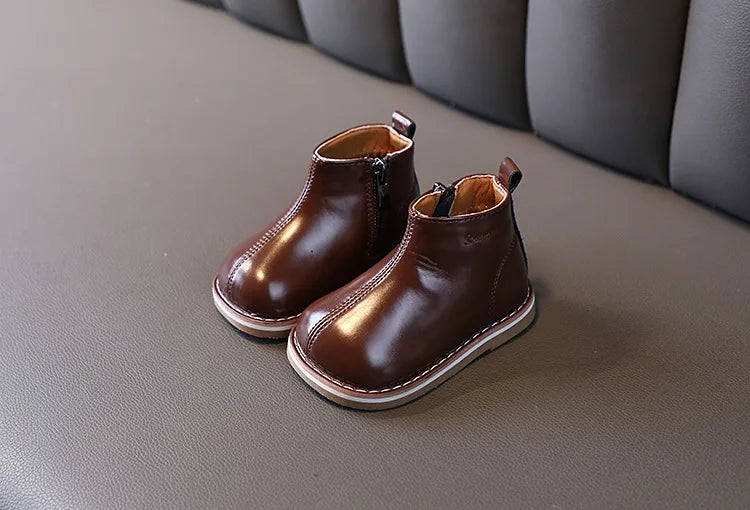 Paire de bottes enfant à la mode marron