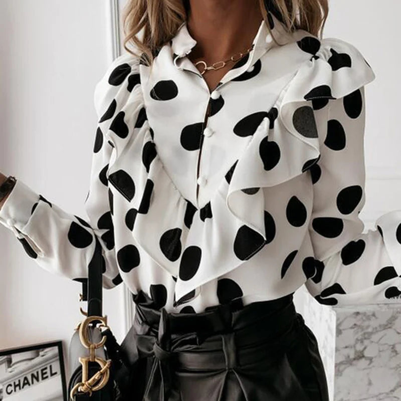 Chemisier blanc à points noirs chic et tendance 