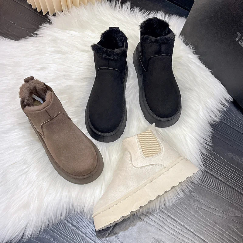 Présentation des différents coloris des bottes hiver pour femmes - blanc ou noir ou marron
