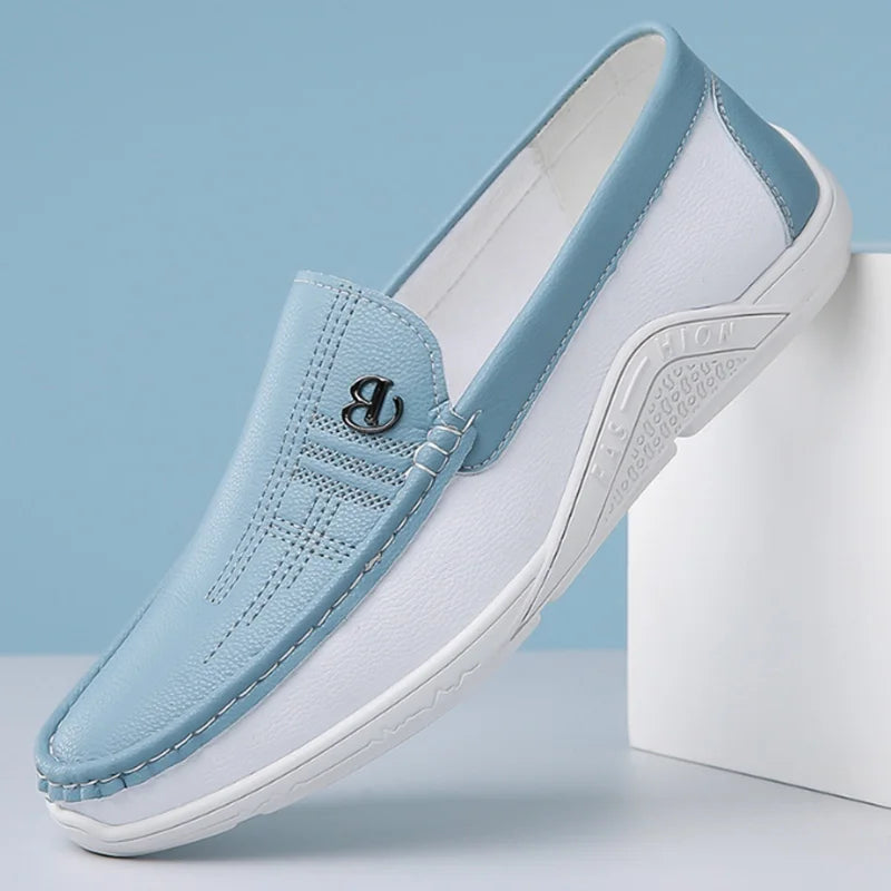 Zoom chaussures bleues et blanches