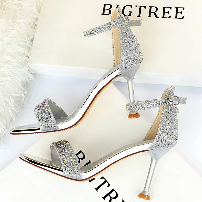 chaussures pour femme brillantes argentées