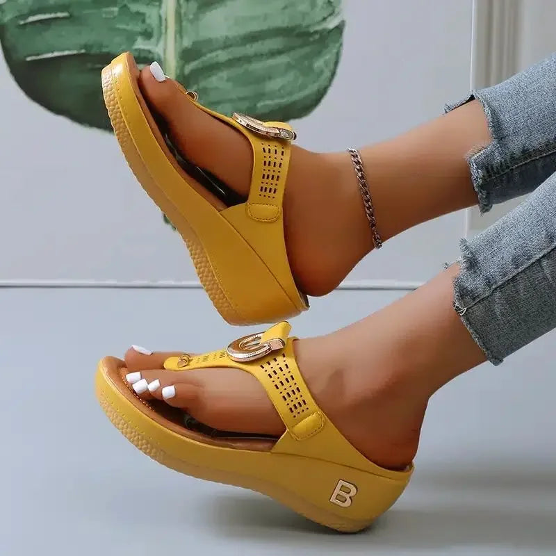 Tongs jaunes été