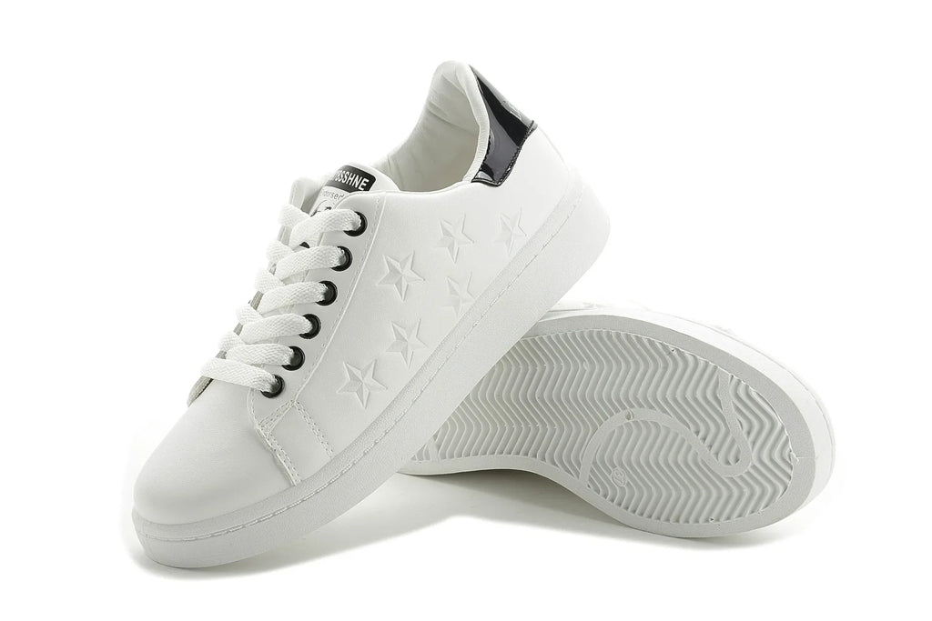 Zoom baskets dames de couleur blanche