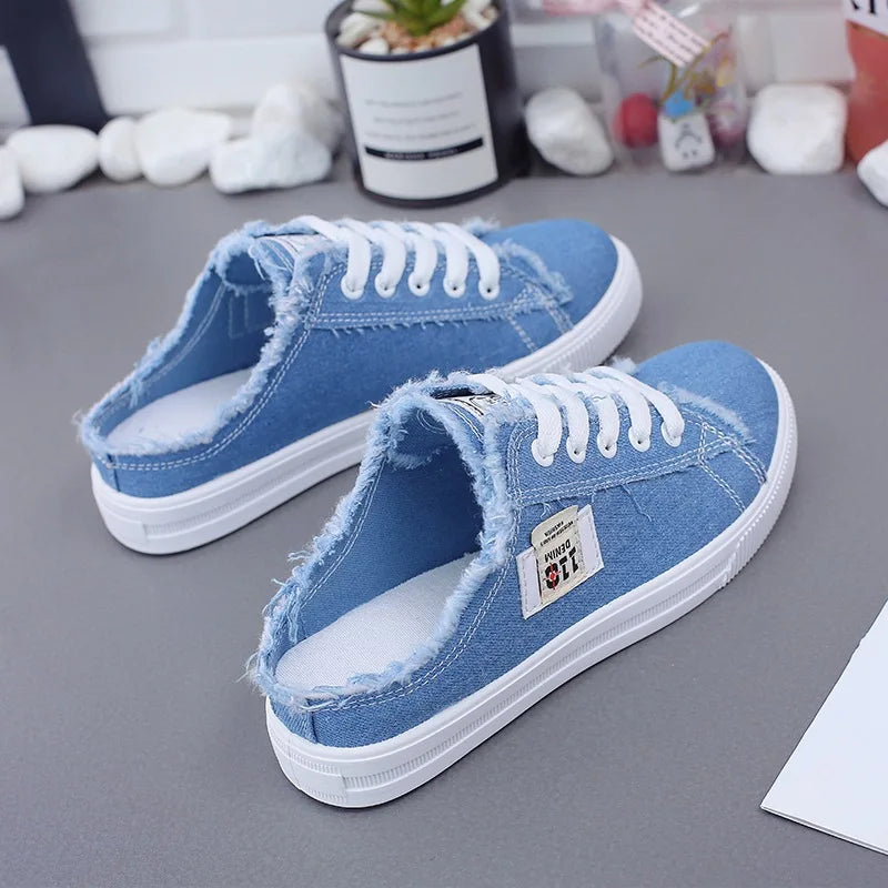 Baskets plates bleues en toile