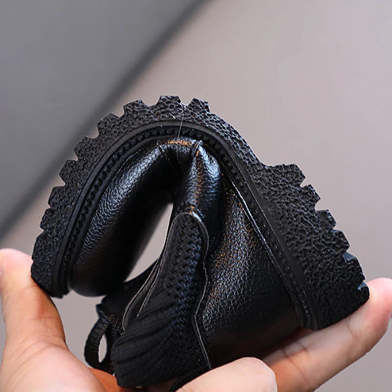 Rigidité des bottes noires