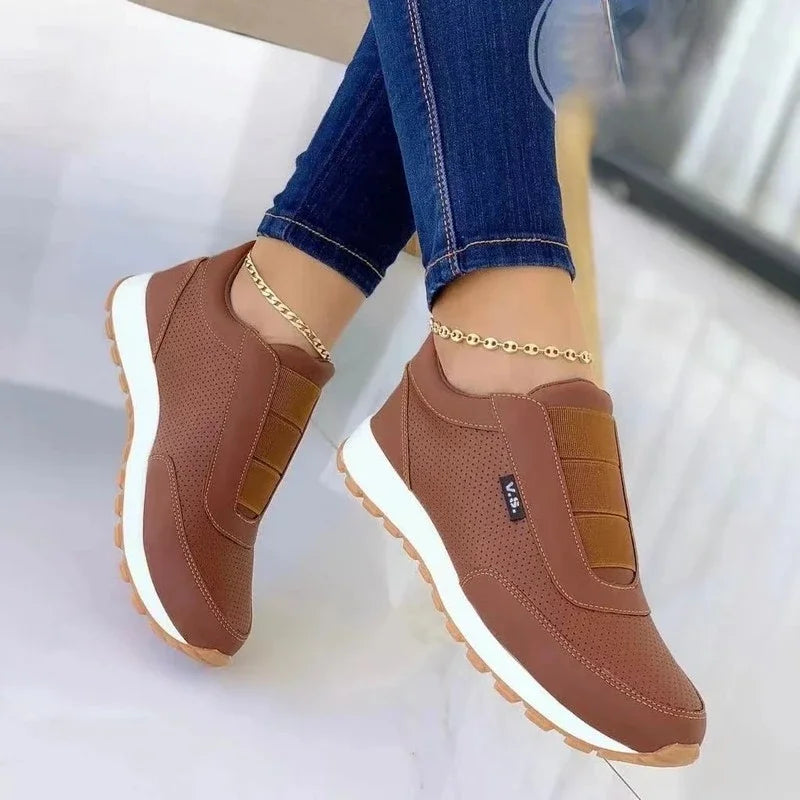 Chaussures de sport de couleur marron