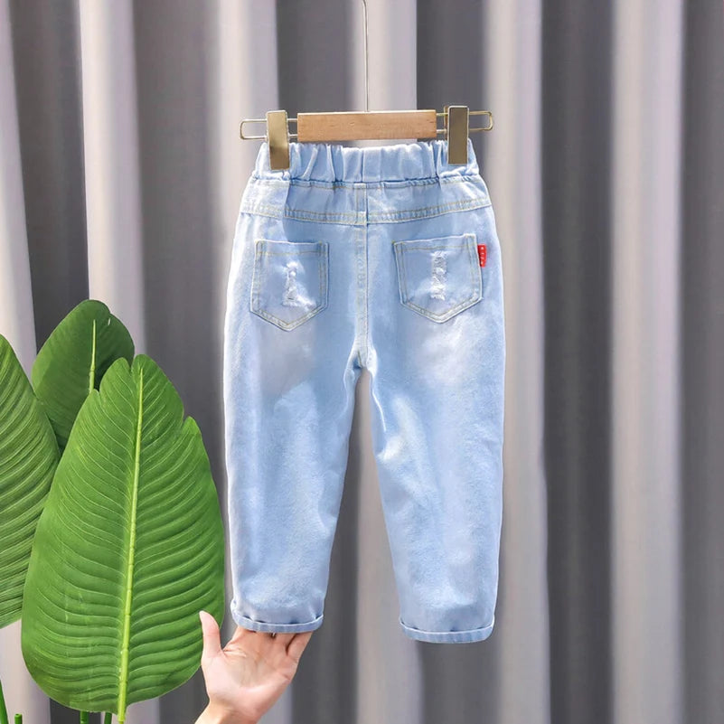 Pantalon garçon décontracté vu de dos