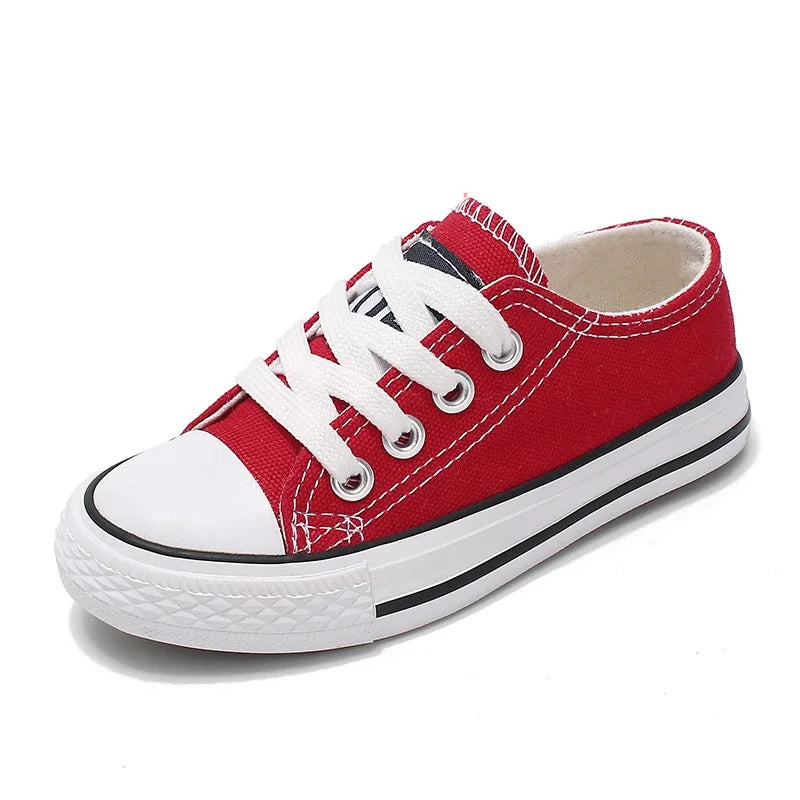 Baskets en toile rouge
