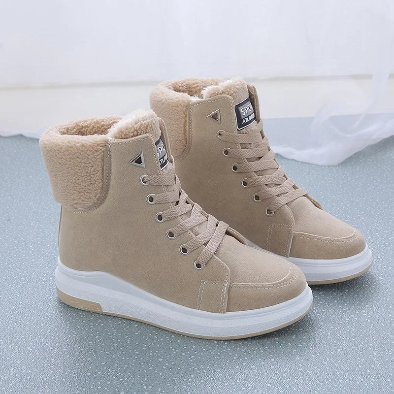Bottines chaudes en peluche de couleur beige
