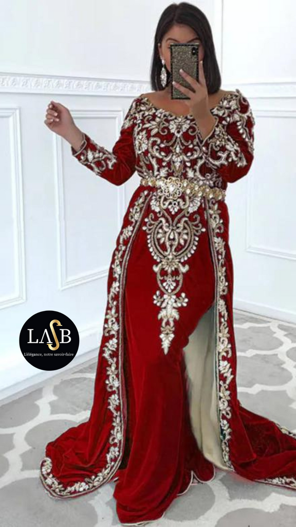 Caftan rubis brodé à la main