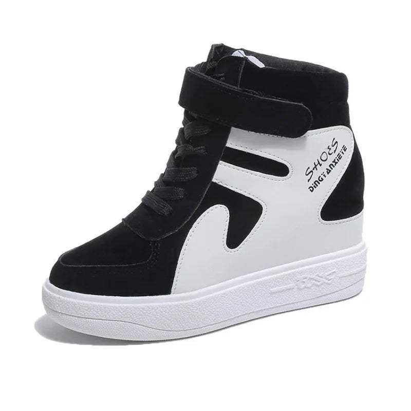 Chaussure montante noire et blanche