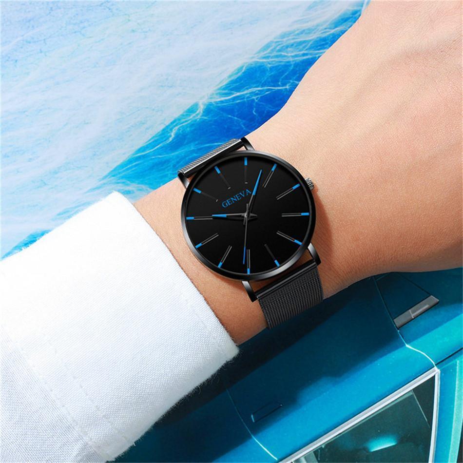 Homme portant montre Essenza